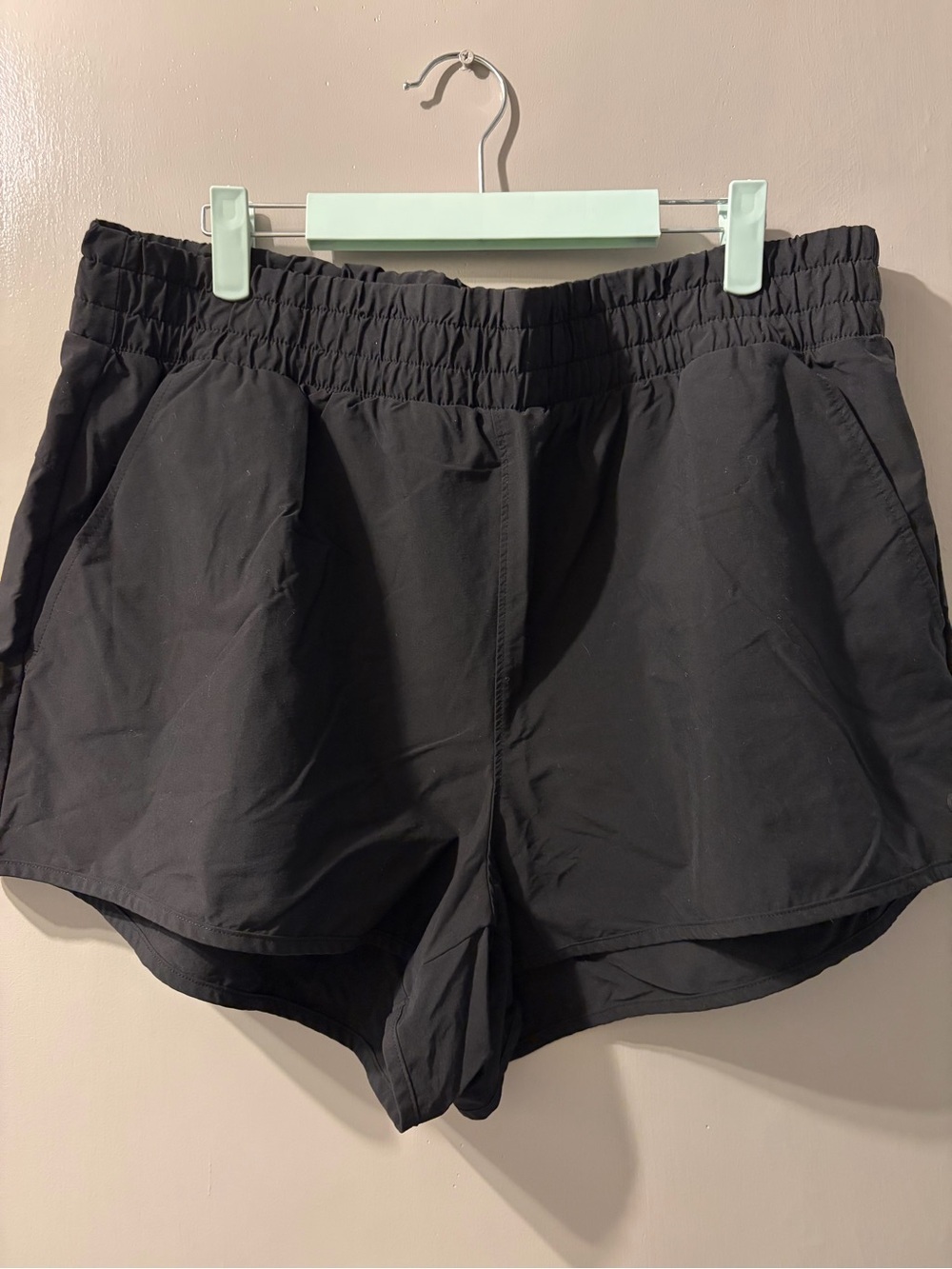 GAP Black Women's Athletic Shorts with Side Pockets